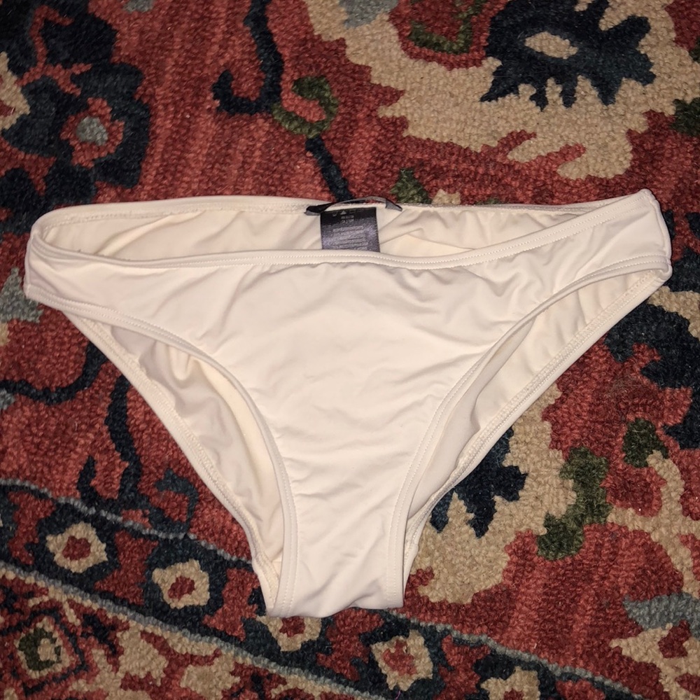 Vince Camuto Bottoms